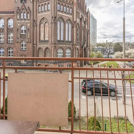 Stocznia By Golden Glow Gdańsk