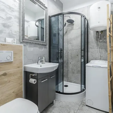 Stocznia By Golden Glow