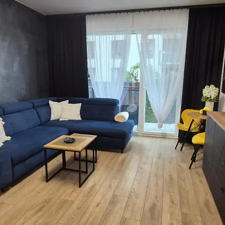 Stocznia By Golden Glow *