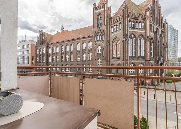 Stocznia By Golden Glow *