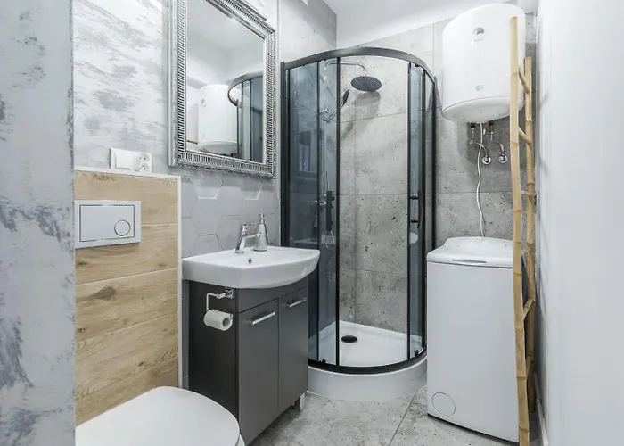 Stocznia By Golden Glow